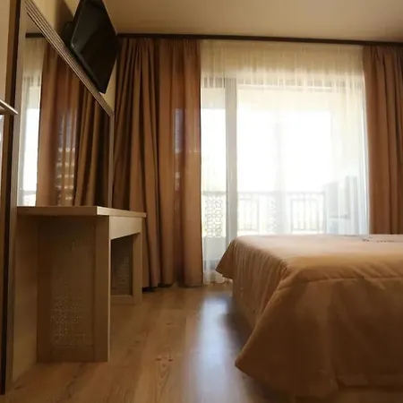 Апартаменты Luxury In Argisht Partez , Pool, 2 Min Walk To The Золотые Пески