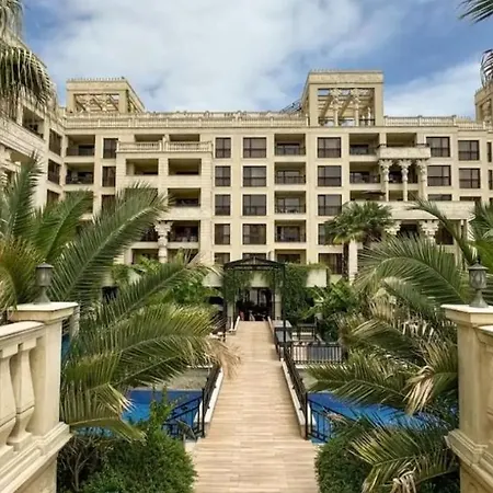 Luxury In Argisht Partez , Pool, 2 Min Walk To The Золотые Пески